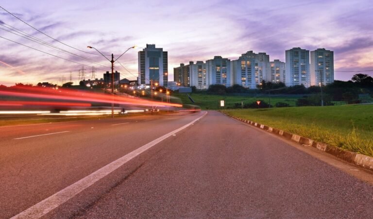 Nova Regra do Acostamento: Multas no Bolso e Dicas para Evitar Problemas