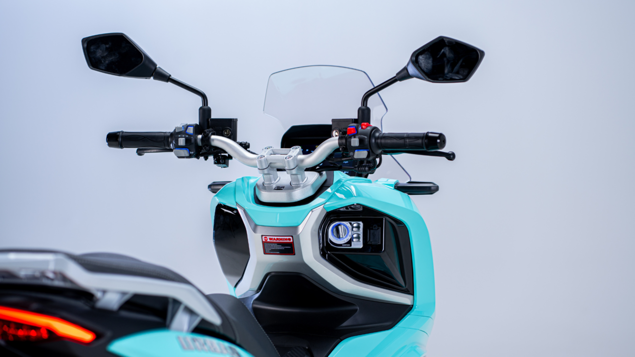 Shineray inova com scooter 150 com freio a disco, conectividade e até Start&Stop; por R$ 16.290