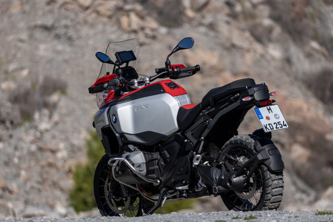 Nova BMW R 1300 GS Adventure: monstruosidade com tecnologia